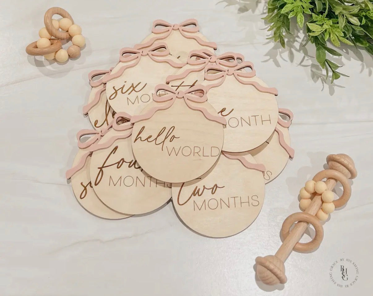 Bow Monthly Milestone Discs