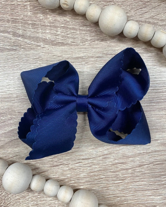 Scalloped Navy Bow on Clip