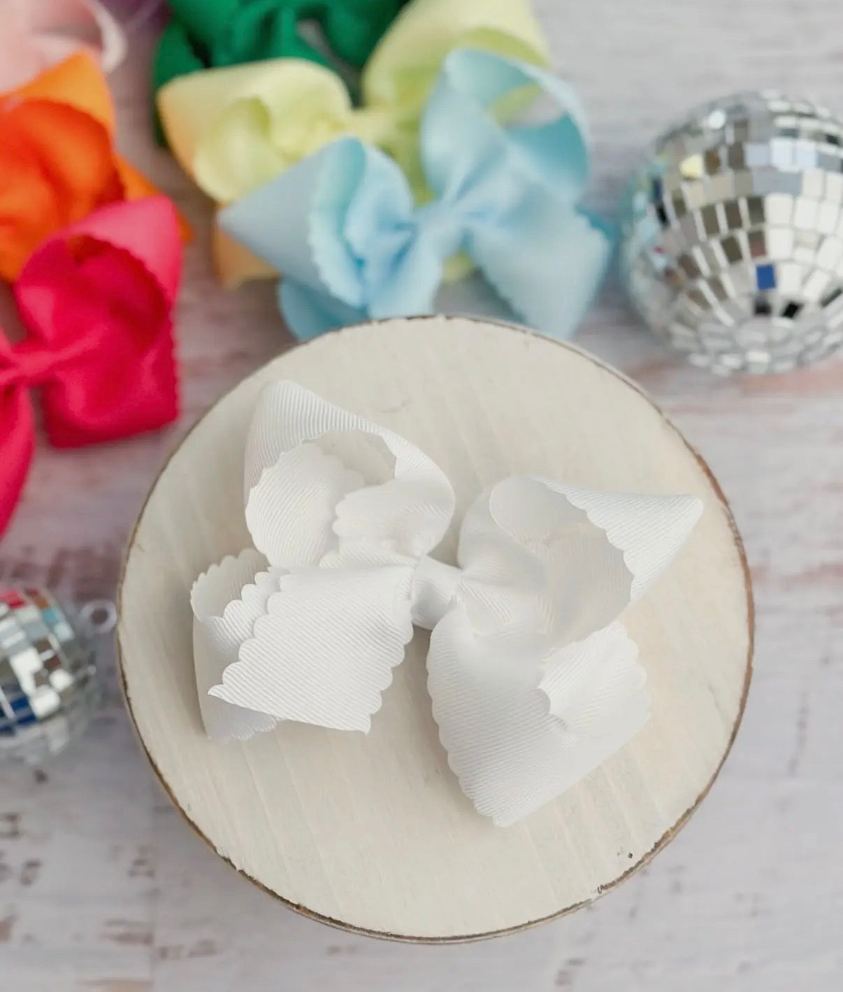 Scalloped White 4.5” Bow