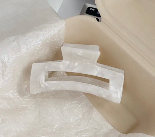 Jumbo Claw Clip- Off White
