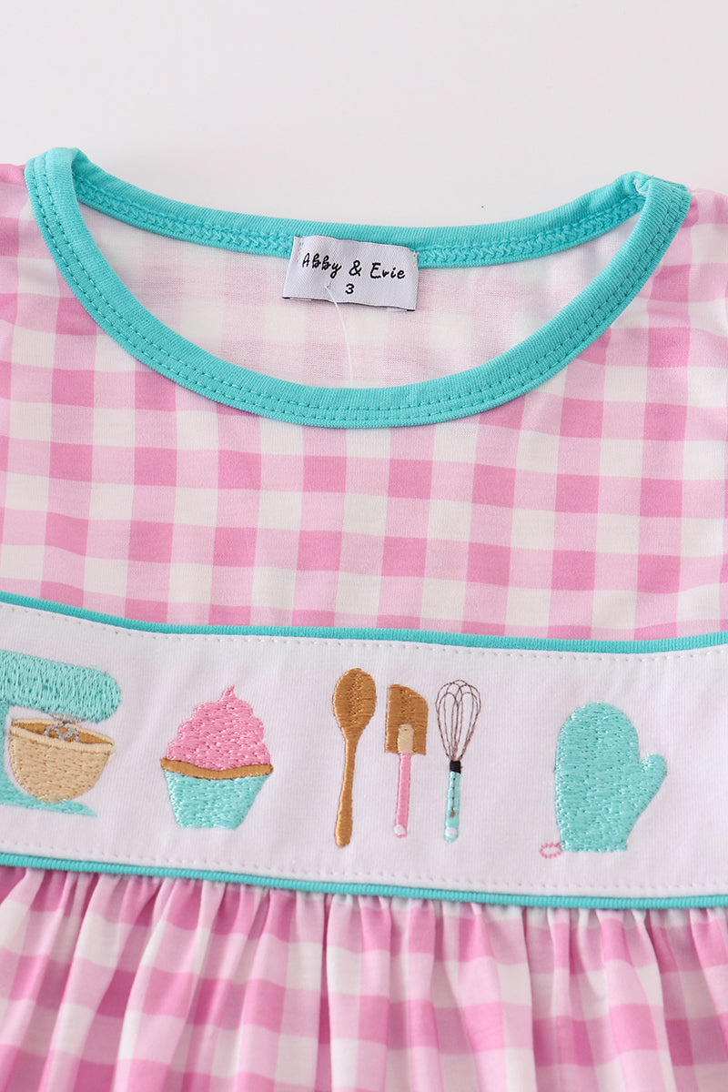 Pink let's baking embroidery gingham dress